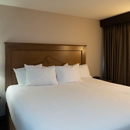 The Rundlestone Lodge Banff Esterno foto