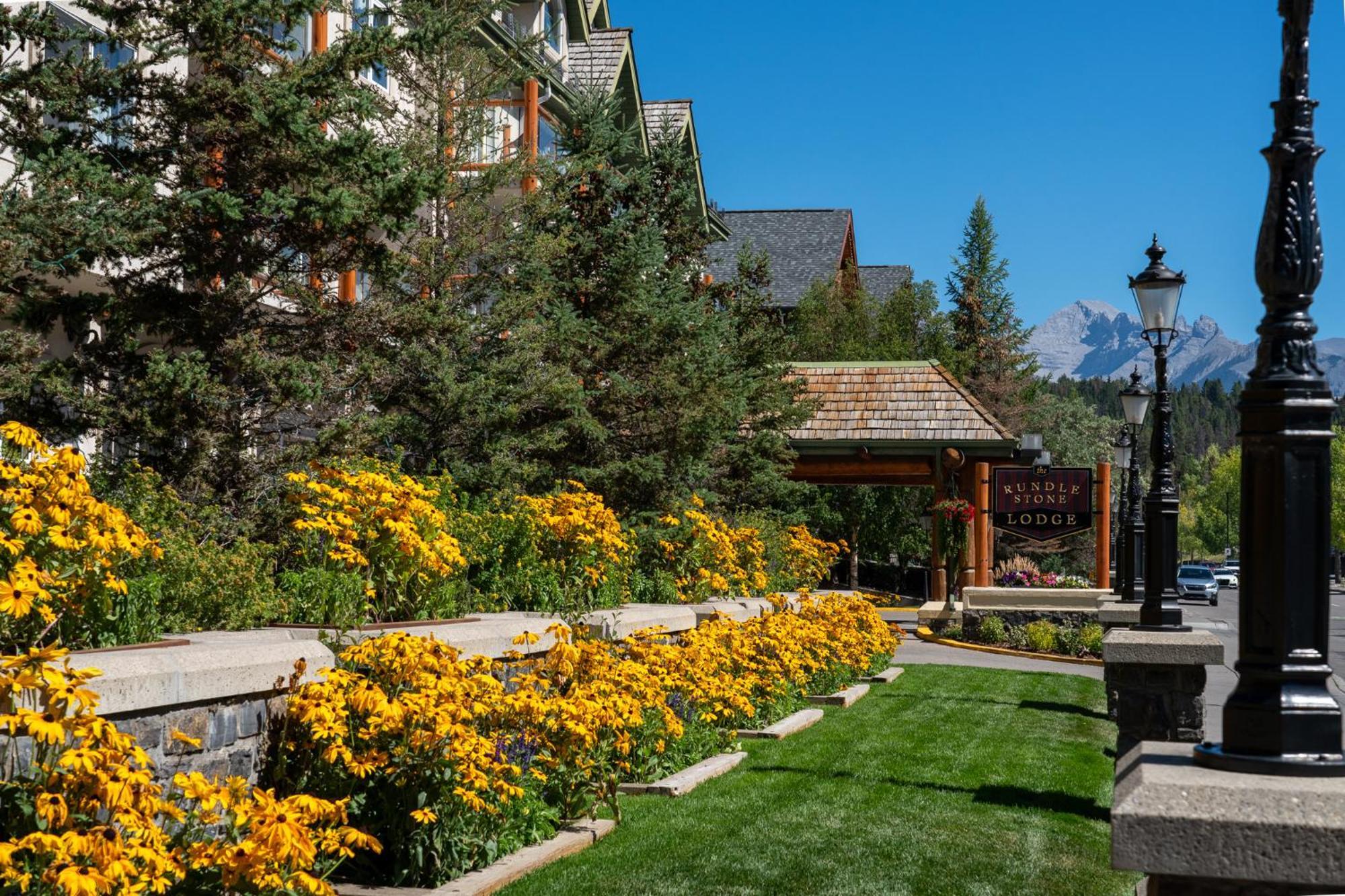 The Rundlestone Lodge Banff Esterno foto